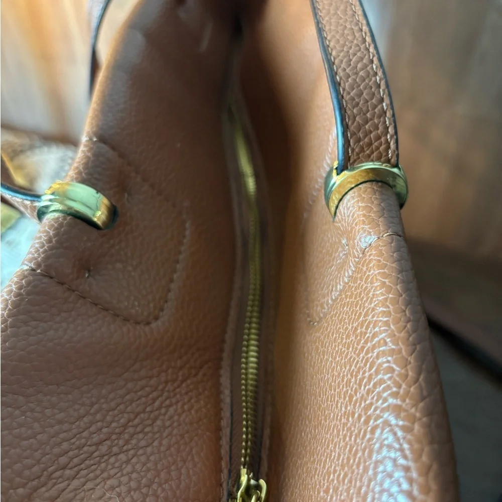 Steve Madden Tan Pebbled Faux Leather Large Satchel Tote with Gold Zippers Trave